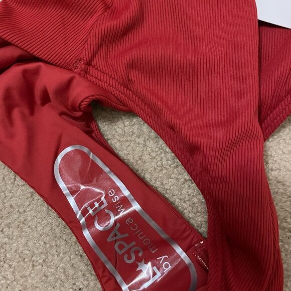 L*Space Ribbed Arizona One Piece Swimsuit in Red Size 6 - Picture 6 of 8